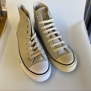 Leather converse beige size 7 men’s 9 women’s